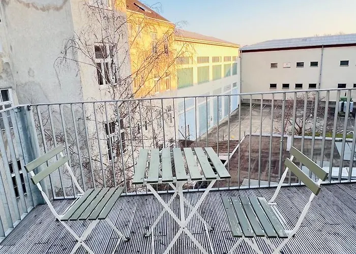 Modern Close To Subway & Vineyards *